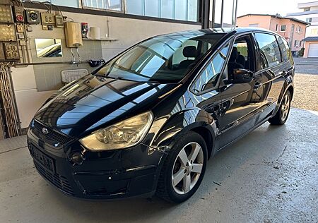 Ford S-Max /Titanium/SHZ/Klima/voll fahrbereit/Export