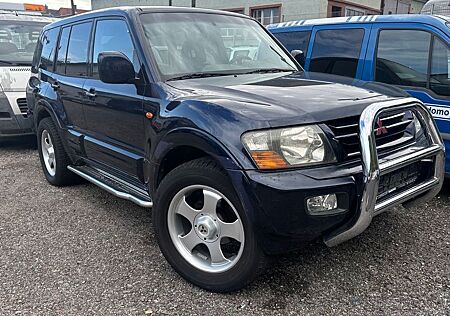 Mitsubishi Pajero 3,2 DI-D Elegance**Automatik**7 Sitze*