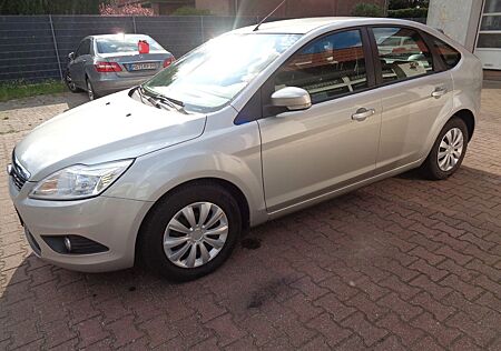 Ford Focus 1.4 AmbienteGUTER ZUSTAND TÜV NEU