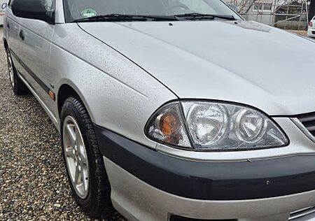 Toyota Avensis T22 1.8 VVT-i Kombi