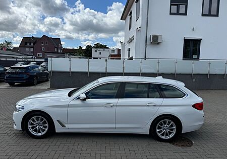 BMW 530 d Touring*LEDER*NAVI*PDC V&H/TEMP/AUT/LED