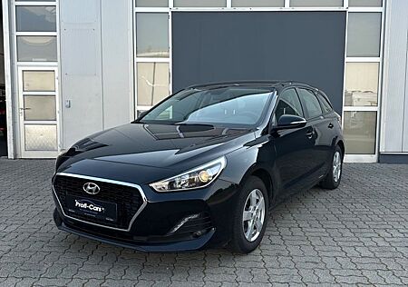 Hyundai i30 cw Soko Navi Kamera Sitzheizung 1.Hand