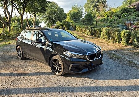BMW 118i Advantage - M Performance - Navi - Tempomat