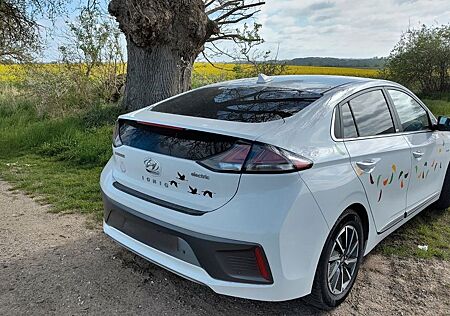 Hyundai IONIQ ELEKTRO Premium mit AHK