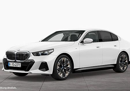 BMW i5 eDrive40 Limousine M Sport AHK Kamera LED