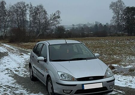 Ford Focus Gepflegter 1,8 mit AC + Scheckheft