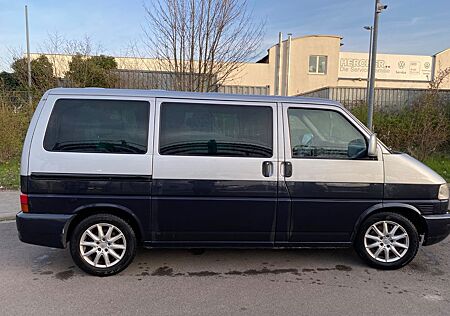 VW T4 Multivan Volkswagen mit ausziehbarer Schublade