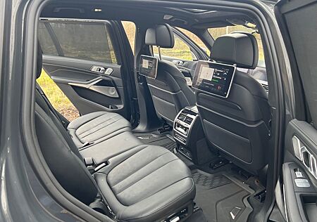 BMW X7 xDrive40d - Sport M *TV* B&W HUD Sky Laser