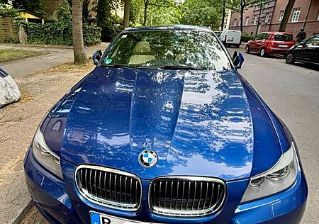 BMW 320i -