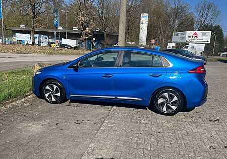 Hyundai Ioniq 1.6l HYBRID Style / CarPlay / Kamera /