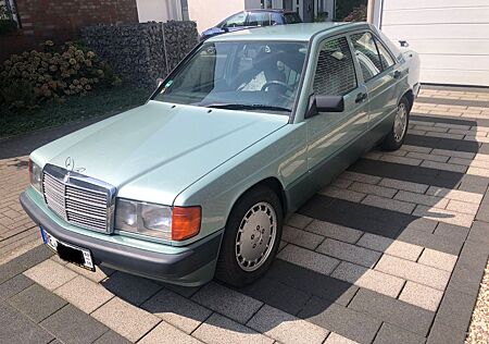 Mercedes-Benz 190 E KLIMA AUTOMATIK AHK RENTNERFZG H-ZULASSUNG