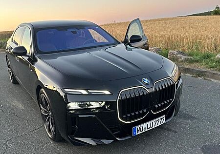 BMW 740 Lim d xDrive M Sport produkio 2025