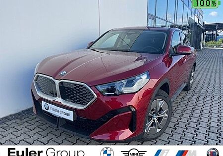 BMW iX2 xDrive 30 AHK SHZ Parkass