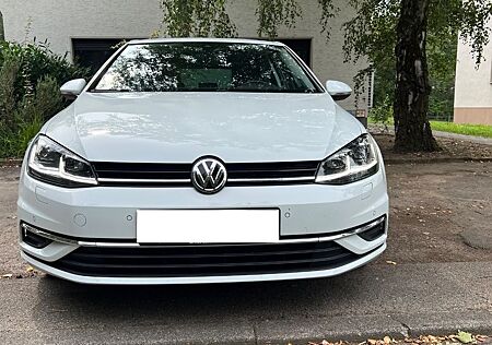 VW Golf Volkswagen VII Sound/ACC/LED/SHZ/8-fach/Inspek. neu