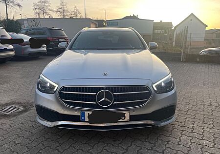 Mercedes-Benz E 220 d T Autom. -