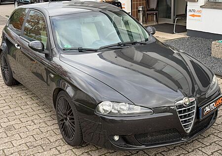 Alfa Romeo 147 ANDERE 1.6*KLIMA*TEMPO*TÜV 09/2026