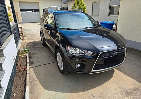 Mitsubishi Outlander 2.2 DI-D Invite 4WD TC-SST Invite