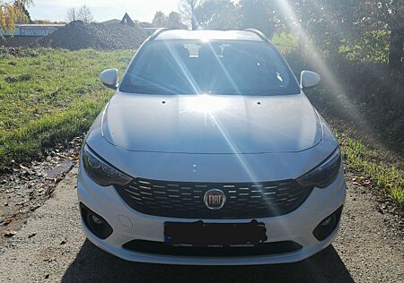 Fiat Tipo 1.4 T-Jet 120PS NAVI/AHK/PDC/SZH/SCHECKHEFT