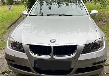 BMW 320i -