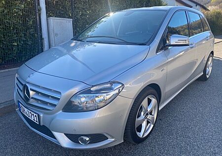 Mercedes-Benz B 180 B180, BLUE-EFFICIENCY, EZ04/12, HU 05/27