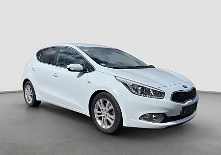 Kia Cee'd Klima/Navi/SHZ+LRH/Kamera+PDC/Tempomat+++