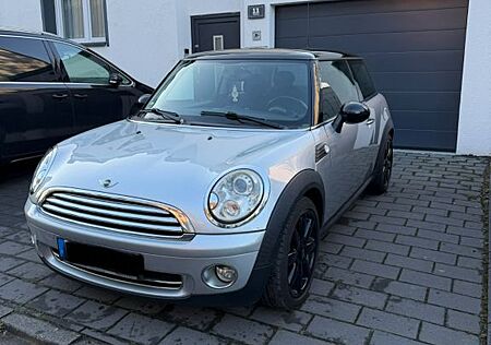 Mini Cooper 1.6| Chili | Xenon | PDC | SHZ | Panorama