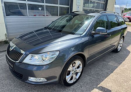 Skoda Octavia Combi Elegance 2.0 TDI DSG*XEN*AHK*