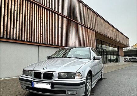 BMW 316i Compact -