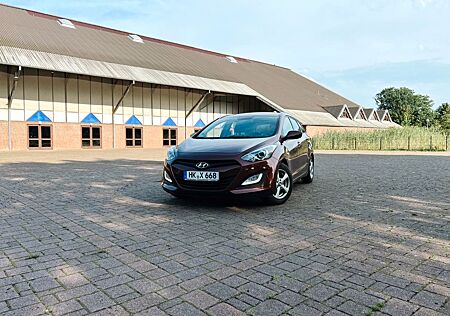 Hyundai i30 CW 1.4 FIFA World Cup EDITION Silver