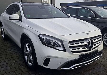 Mercedes-Benz GLA 180 Panorama LED Anhängerkupplung