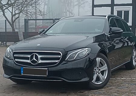 Mercedes-Benz E 220 E 220d T AVANTGARDE - 9G TRONIC