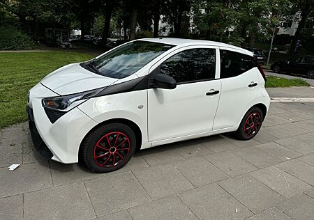 Toyota Aygo (X) Aygo (X) 1,0-l-VVT-i Team Deutschland Team D...