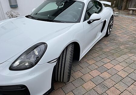 Porsche Cayman GT4