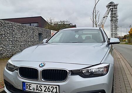 BMW 318d Touring - Automatik/NAVI/SHZ/PDC/Getriebe