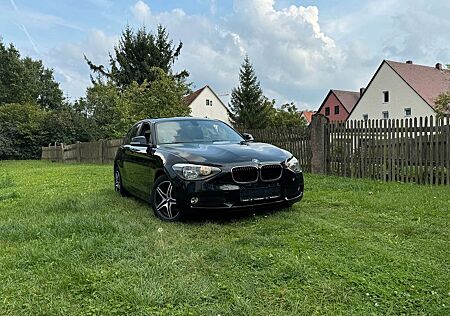 BMW 116i Sport Line. Klimaautomatik. Sitzheizung.