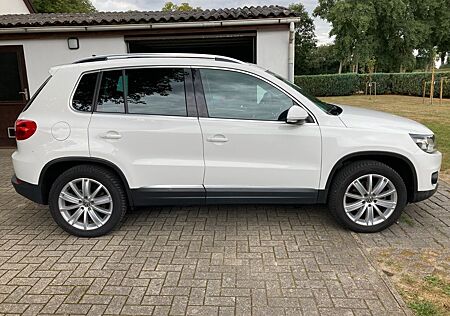 VW Tiguan Volkswagen 2.0 TSI DSG 4MOTION Sport & Style/ AHK