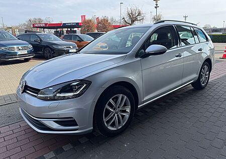 VW Golf Volkswagen 2.0 TDI SCR DSG Comfortline Variant AHK.