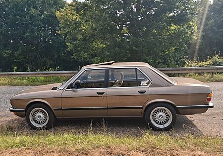 BMW 525 i SSD E28 H-zulassung TÜV neu