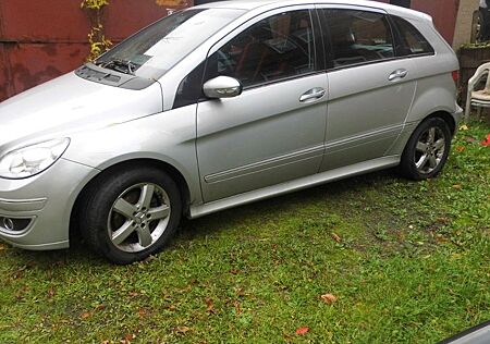 Mercedes-Benz B 170 -