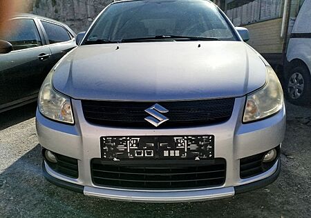 Suzuki SX4 Streetline Club 1. Hand 8-fach bereift Navi