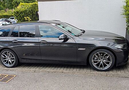 BMW 520d xDrive Touring Aut/.AHK/Nav/ Prof/ TüV neu