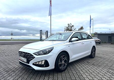 Hyundai i30 gebraucht kaufen Hyundai i30 cw Trend Mild-Hybrid*Aut.*1 Hand*