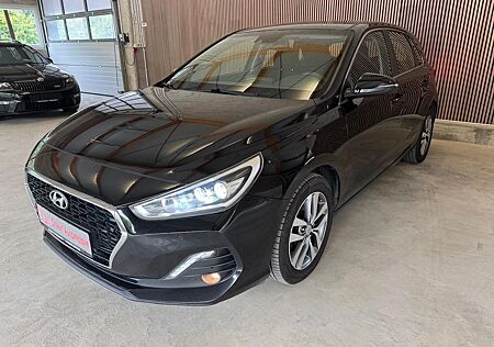 Hyundai i30 Trend*NAVI*KAMERA*LHZ*LED*