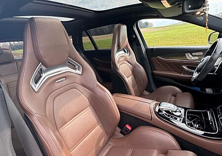 Mercedes-Benz E 43 AMG mit Sonderlack & Performance Sitzen