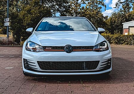 VW Golf Volkswagen 7 GTI Performance Tracktool 330 PS