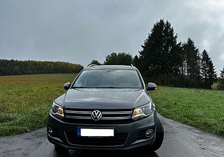 VW Tiguan Volkswagen 2.0 TDI 4MOTION Sport & Style Sport &...