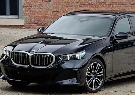 BMW 520i /M-SPORT/NP80t€/AHK/StHz/SITZLÜFTUNG/H&K/360