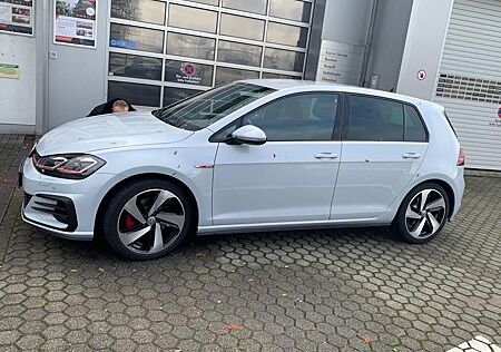 VW Golf Volkswagen 2.0 TSI DSG GTI GTI
