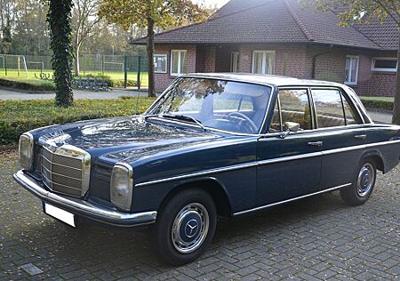Mercedes-Benz 220 D