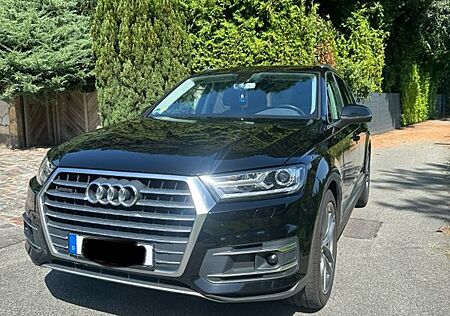 Audi Q7 3.0 TDI quattro Tiptr. 7-Sitzer Leder